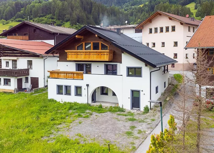 Alpenlodge 2 Pettneu am Arlberg