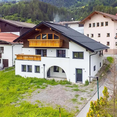Alpenlodge 2 Pettneu am Arlberg
